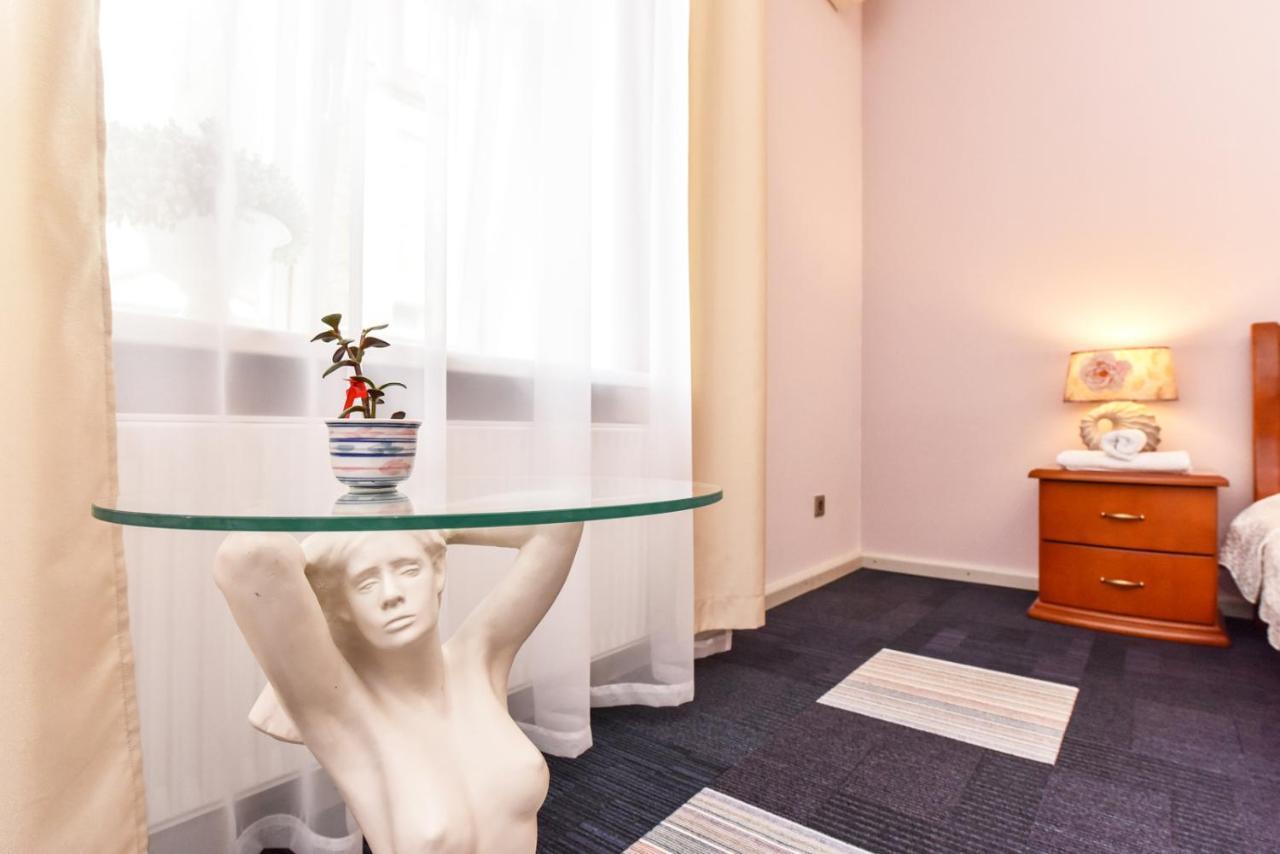 Hotel Jugend With Self Check-In Liepaja Exterior photo